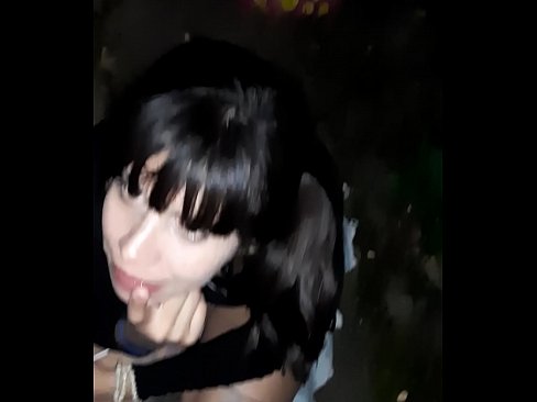 ❤️ 거리에서 사탕과 교환으로 부어오른 페니스 포르노 fb 우리 ❌❤